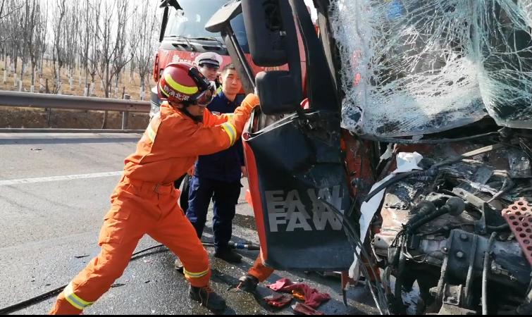 黃驊新聞最新消息，車禍事件引起廣泛關注